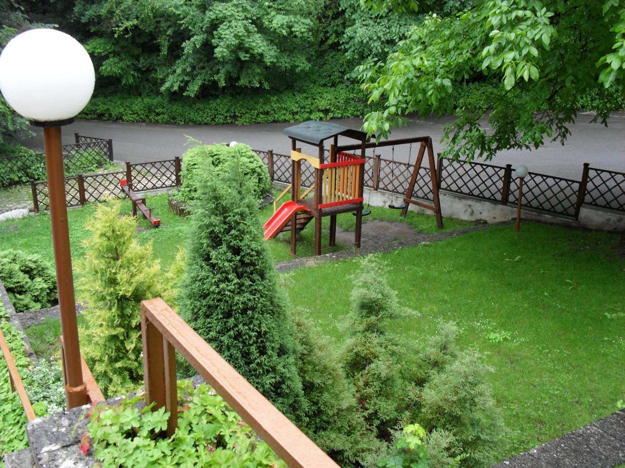 Family Park Hotel Kyoshkove Shumen Ngoại thất bức ảnh
