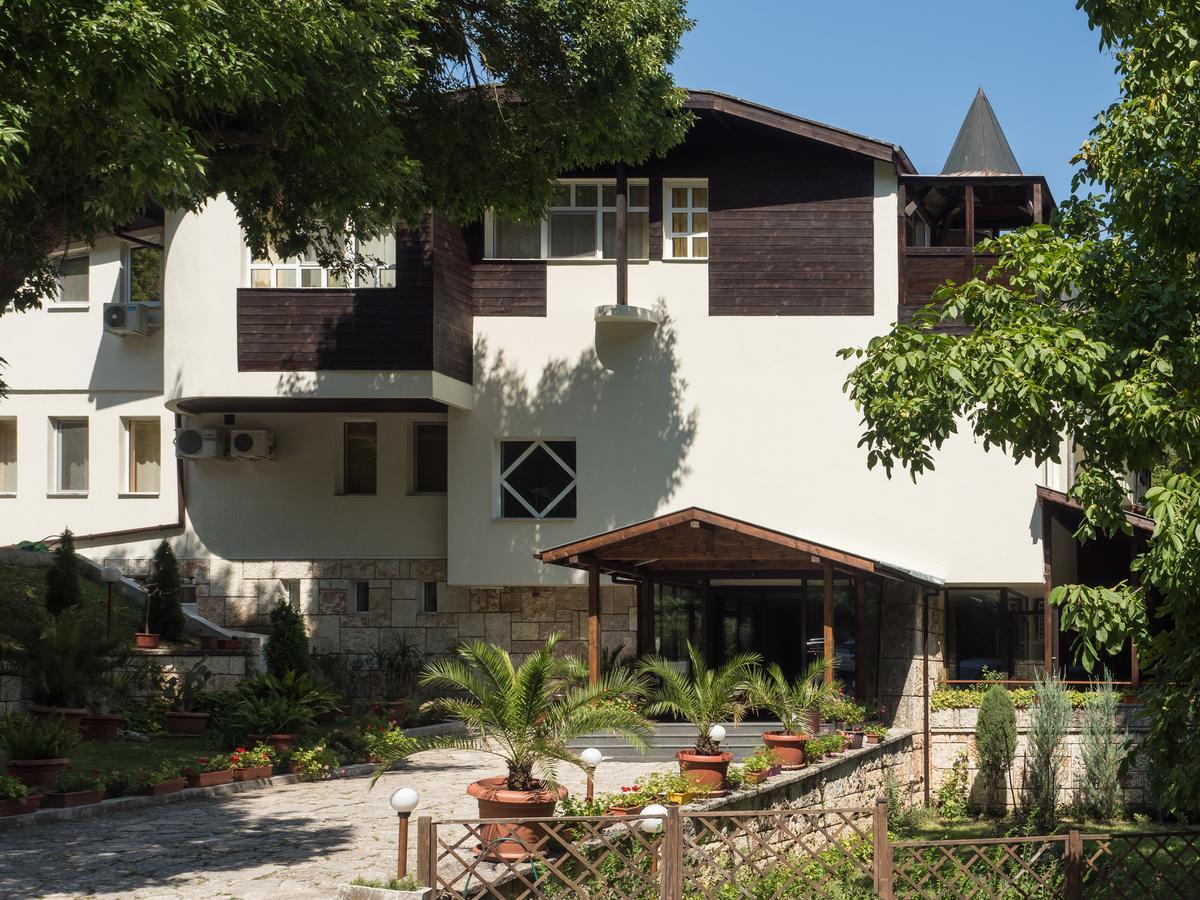 Family Park Hotel Kyoshkove Shumen Ngoại thất bức ảnh