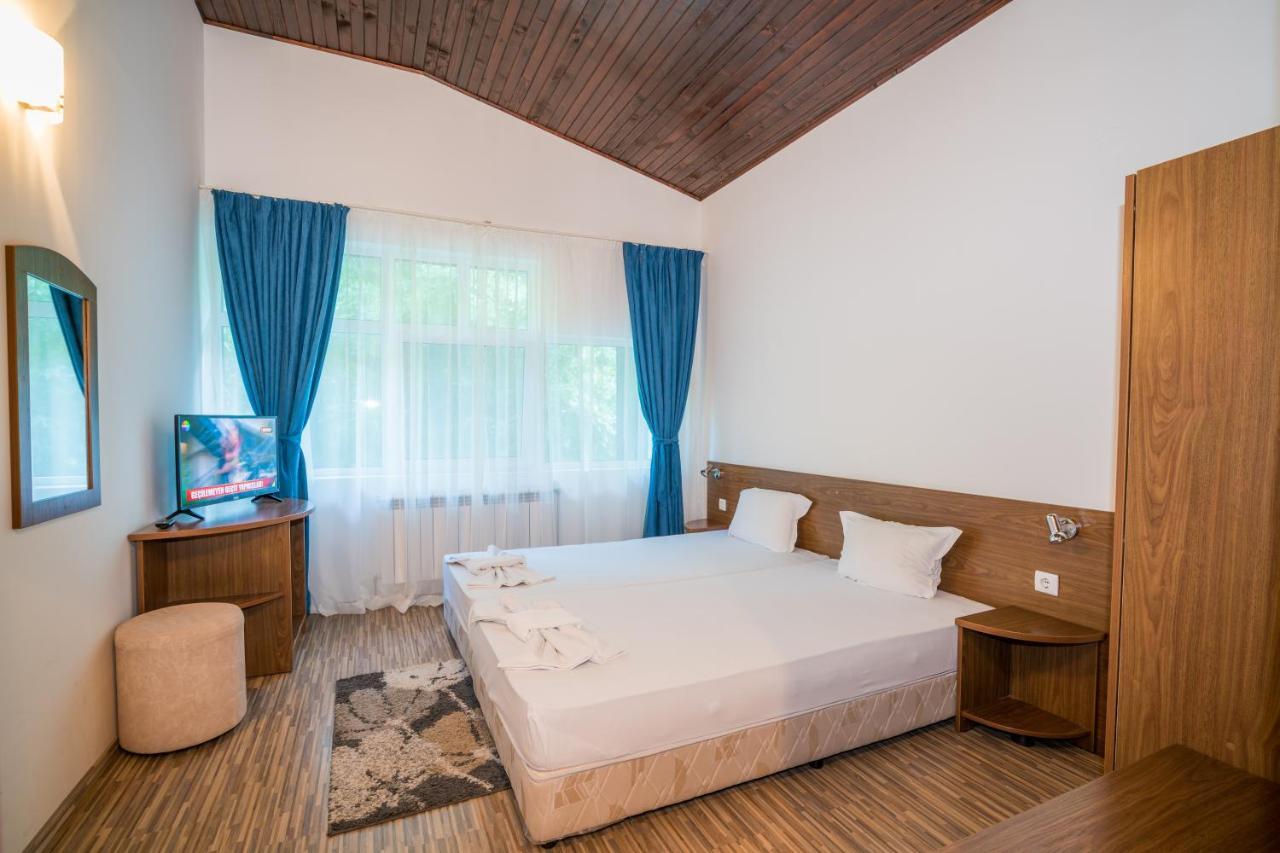 Family Park Hotel Kyoshkove Shumen Ngoại thất bức ảnh