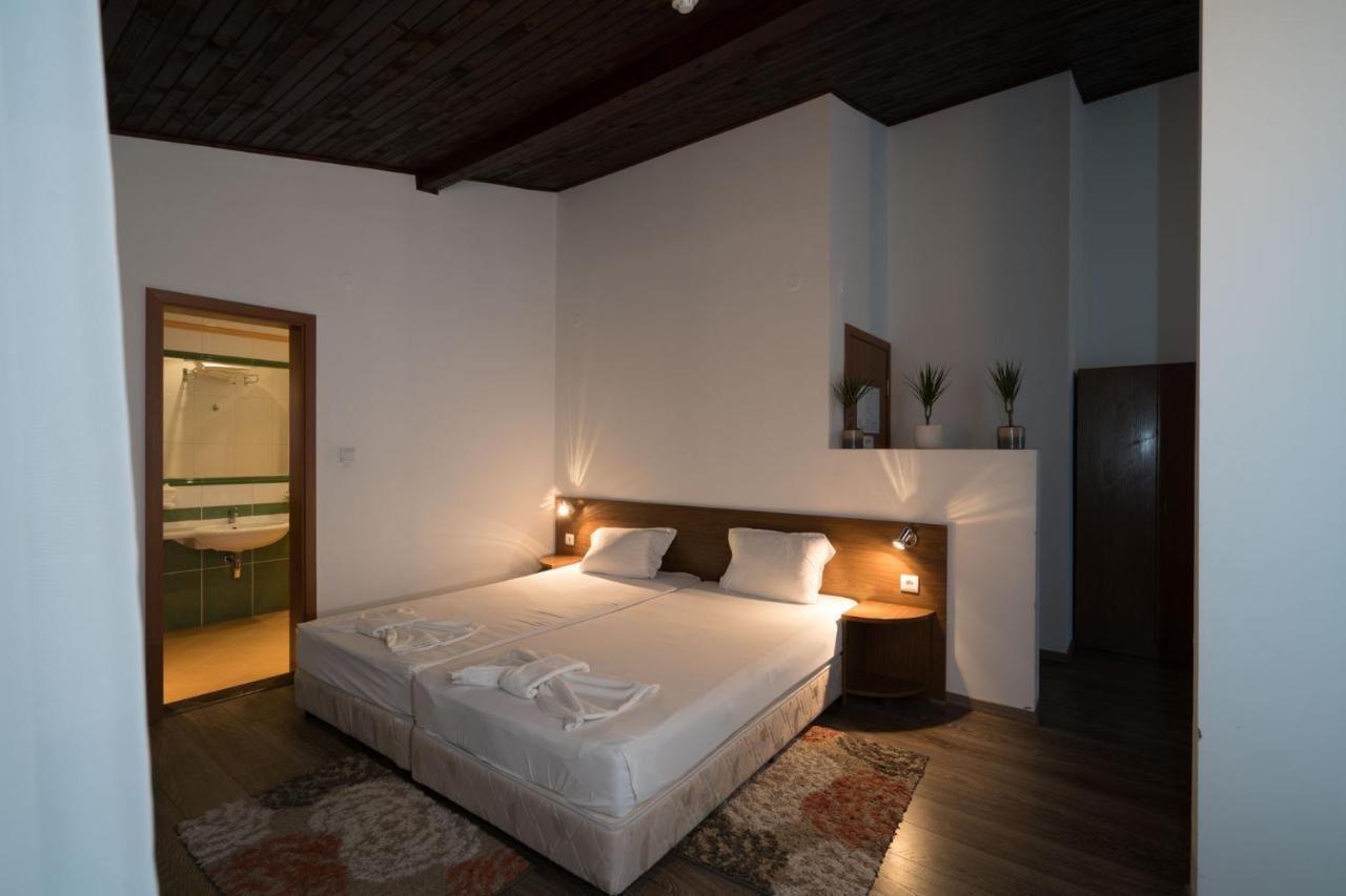 Family Park Hotel Kyoshkove Shumen Ngoại thất bức ảnh