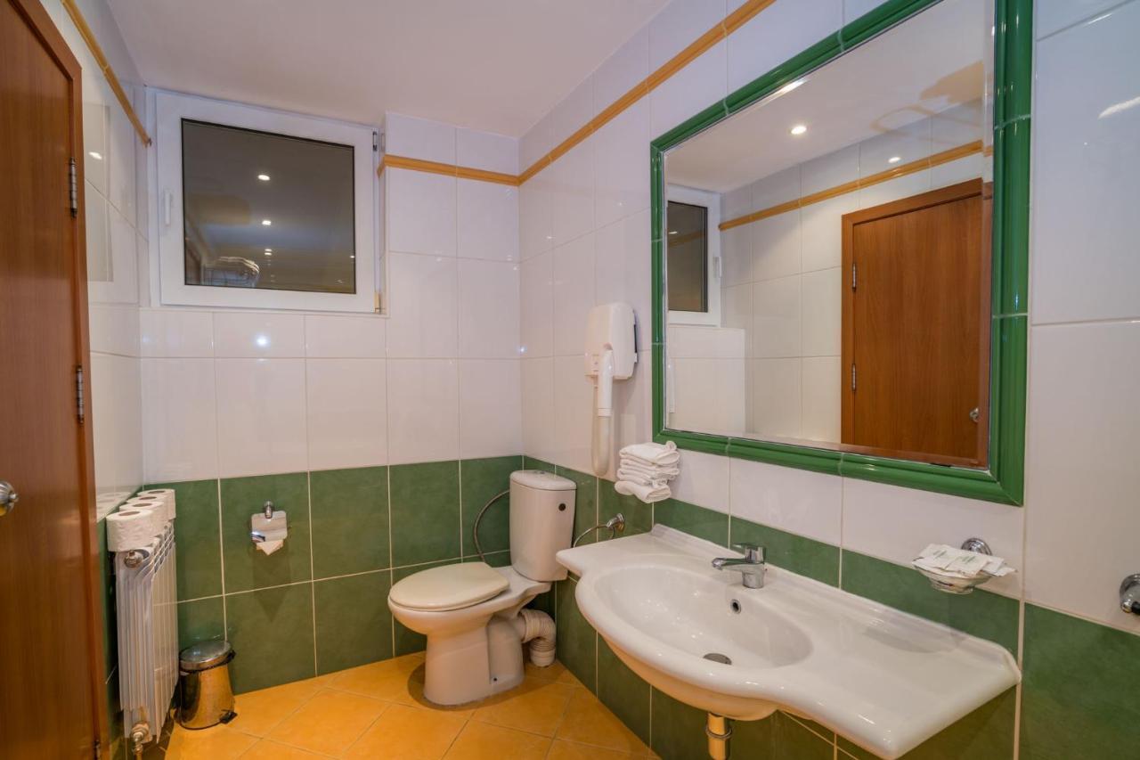 Family Park Hotel Kyoshkove Shumen Ngoại thất bức ảnh