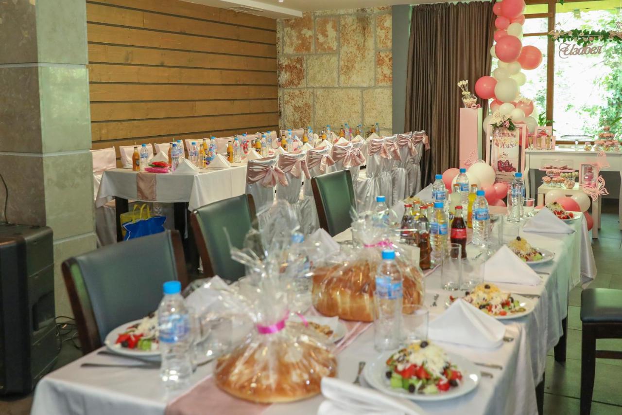 Family Park Hotel Kyoshkove Shumen Ngoại thất bức ảnh
