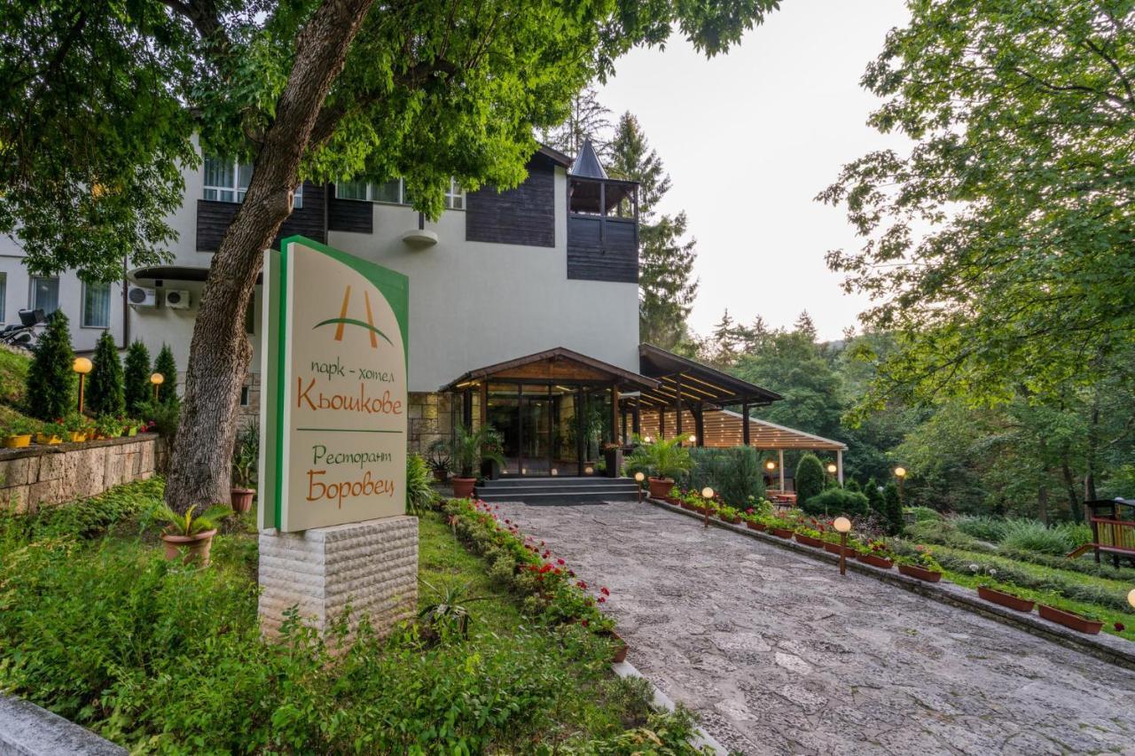 Family Park Hotel Kyoshkove Shumen Ngoại thất bức ảnh